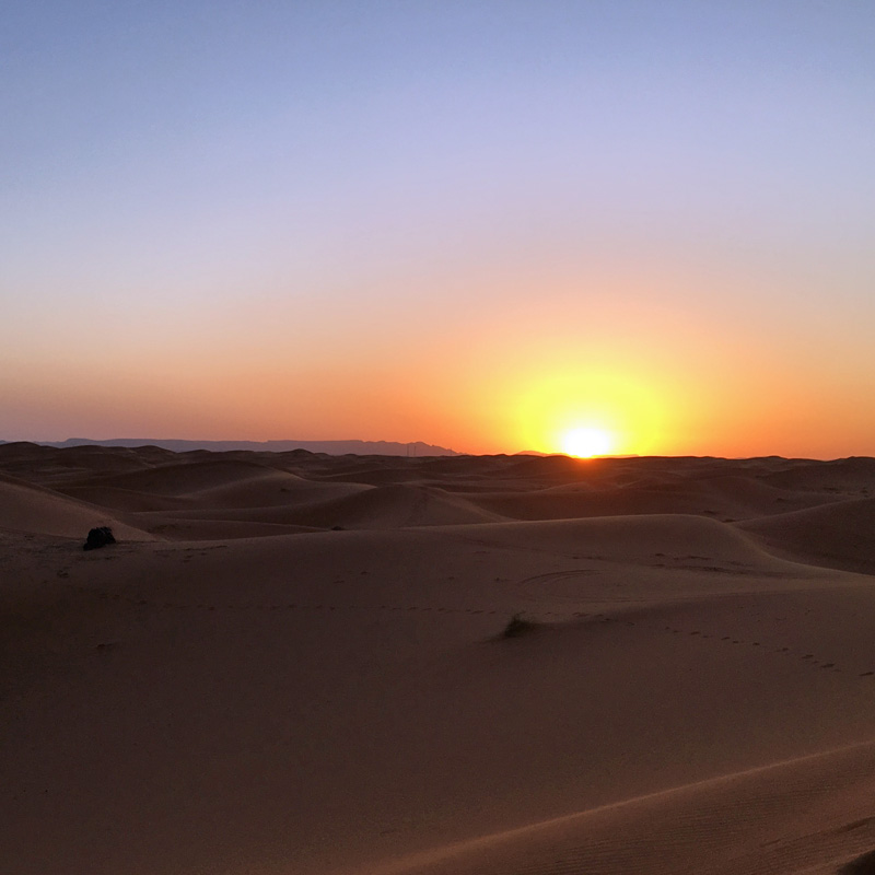 Sonnenuntergang in der Wüste Marokkos